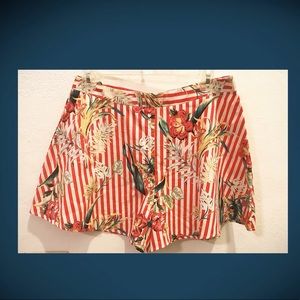 Skirt pant “never used”